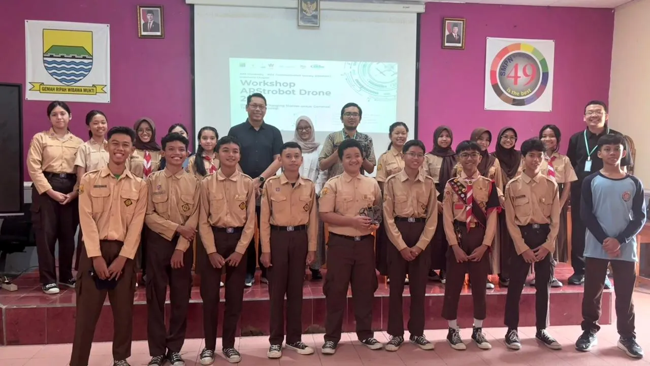 ARStrobot Gelar Workshop Perdana Drone dan IoT di SMPN 49 Bandung